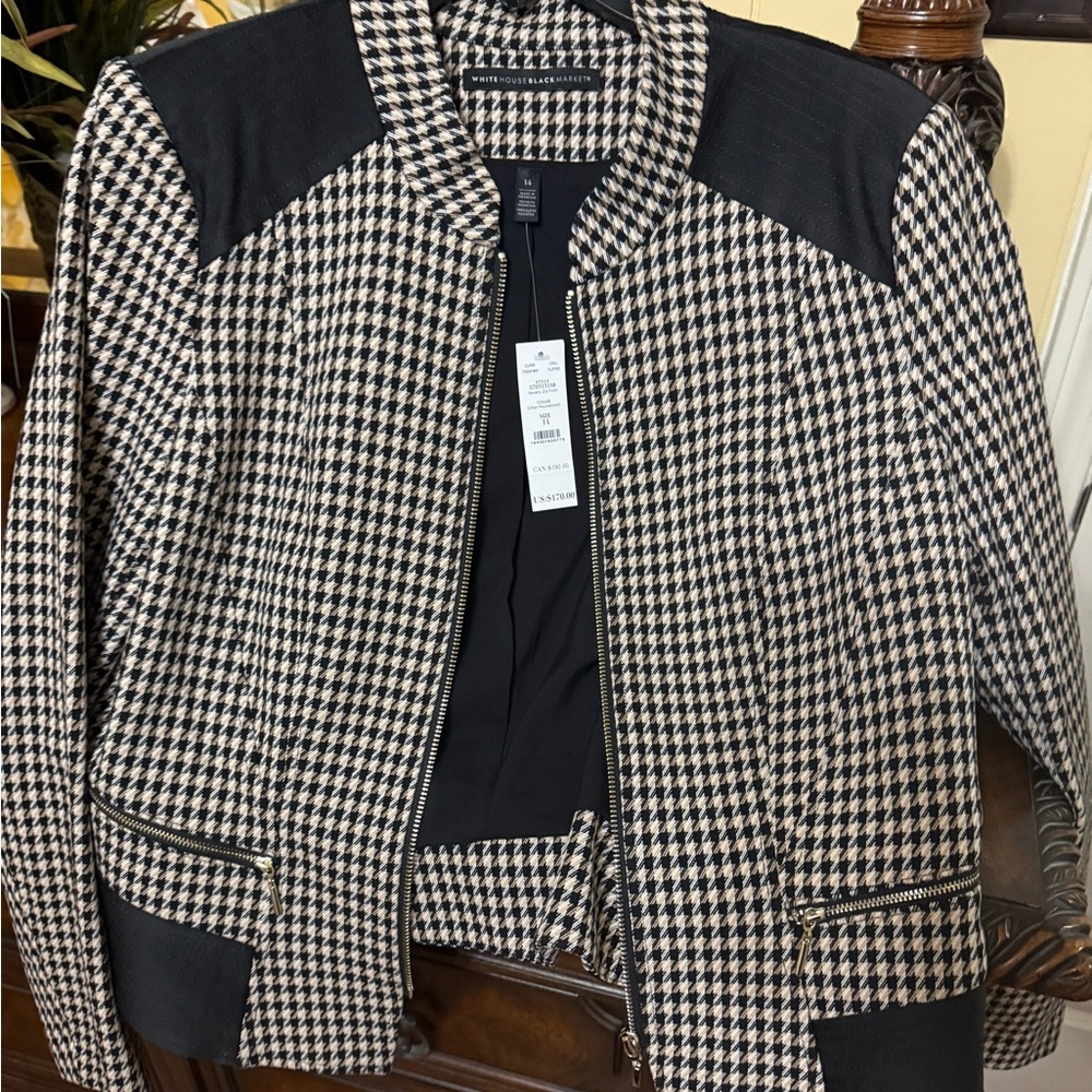 Beautiful houndstooth blazer or jacket